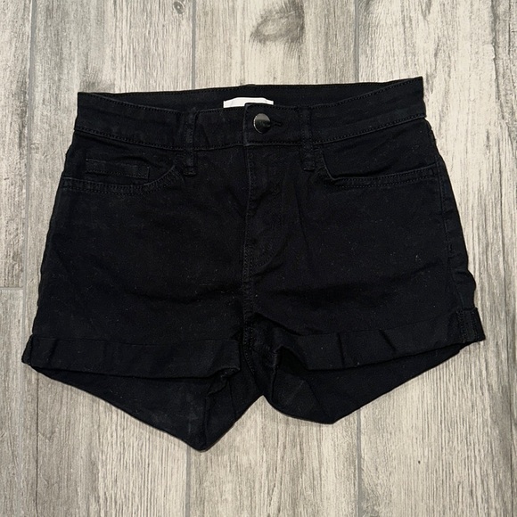 H&M black denim shorts size 2 - Picture 1 of 3